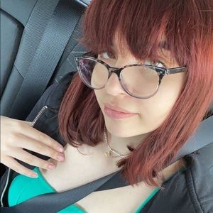 Meet your Posher, Elia